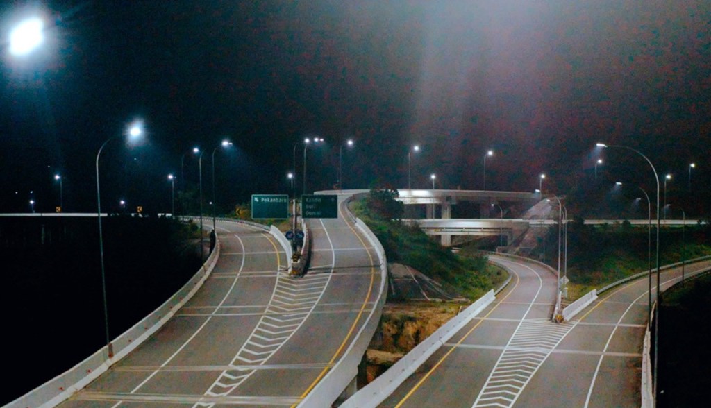 Tol Trans Sumatera punya 3 ribu titik PJU pintar