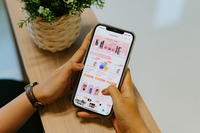 Yuk berburu gratis tiket ke 3 negara di Lazada Festival Belanja 7.7